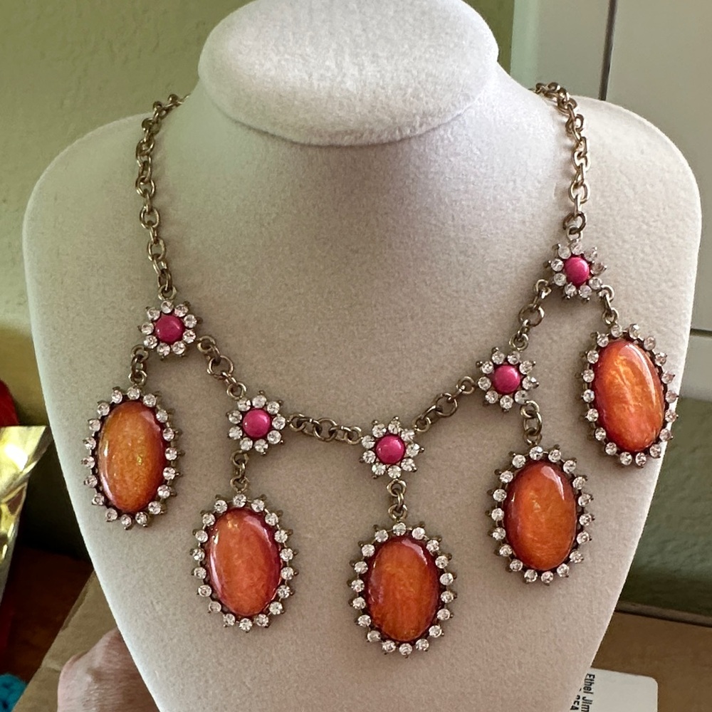 Elegant Gold Necklace with Pink and Orange Stones
